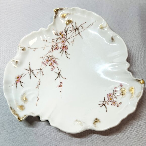 Elegant Antique Gold Trim Pink Floral Embossed Vanity Tray Early 20th Century 8" - Picture 7 of 9